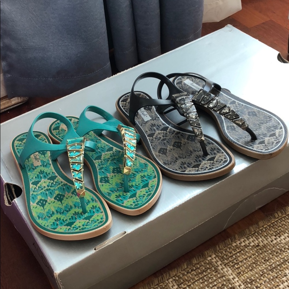 2 pairs of jelly flats